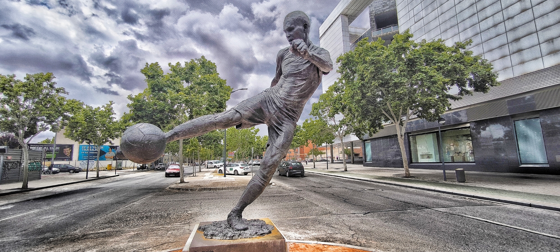 Albacete Ahora Escultura de Andrés Iniesta