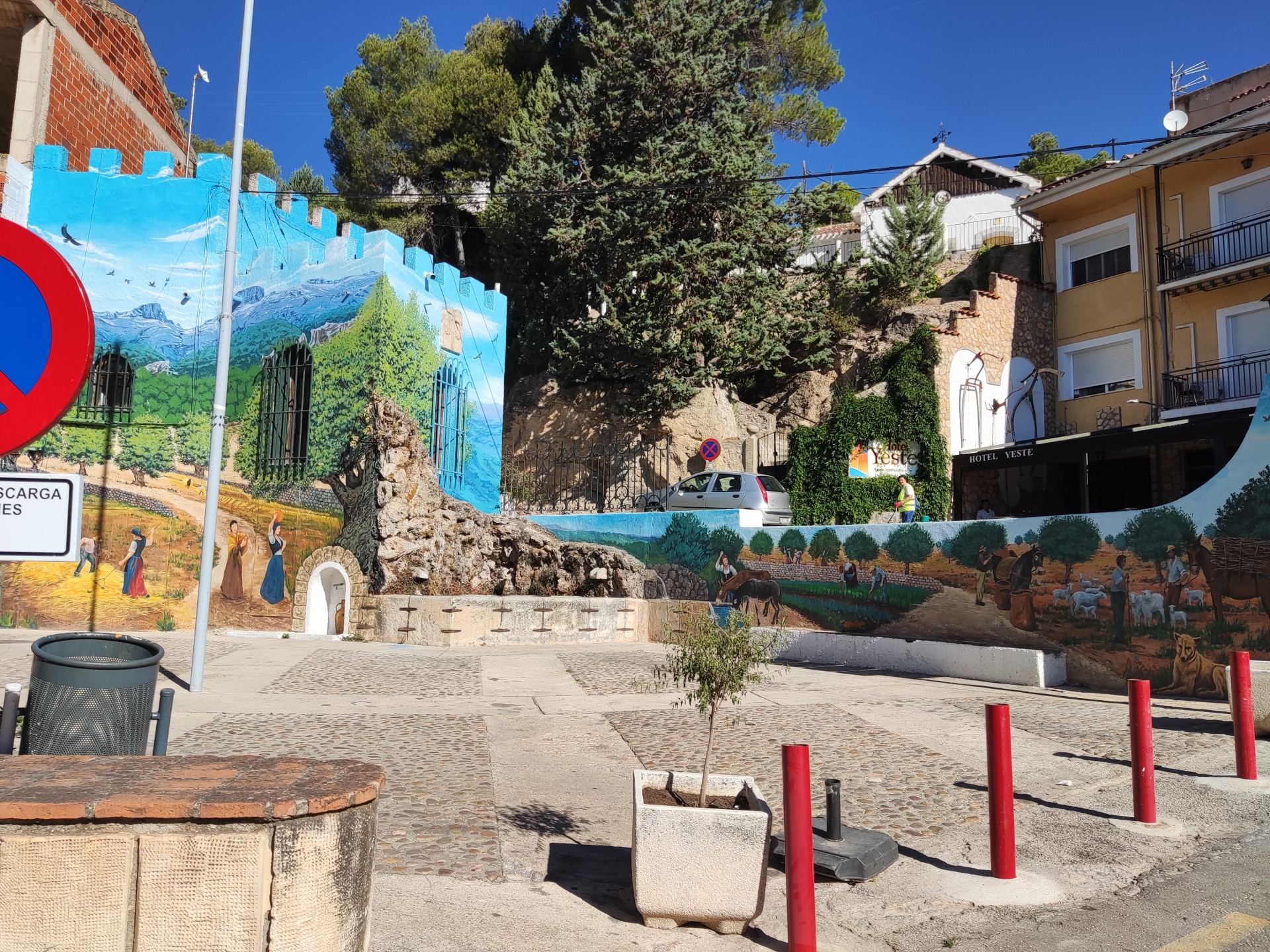 Albacete Ahora Grafiti, fuente y pilón en Yeste